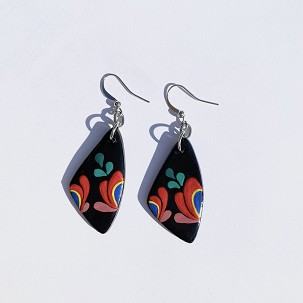 Magyar stílusú csepp alakú fülbevaló - fekete alap